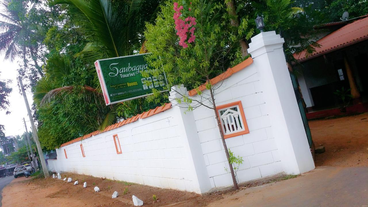Saubagya Inn Anuradhapura Exterior foto
