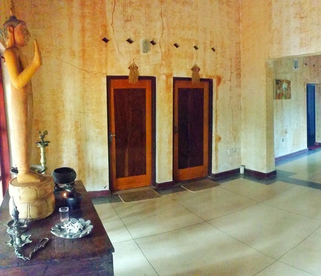 Saubagya Inn Anuradhapura Exterior foto